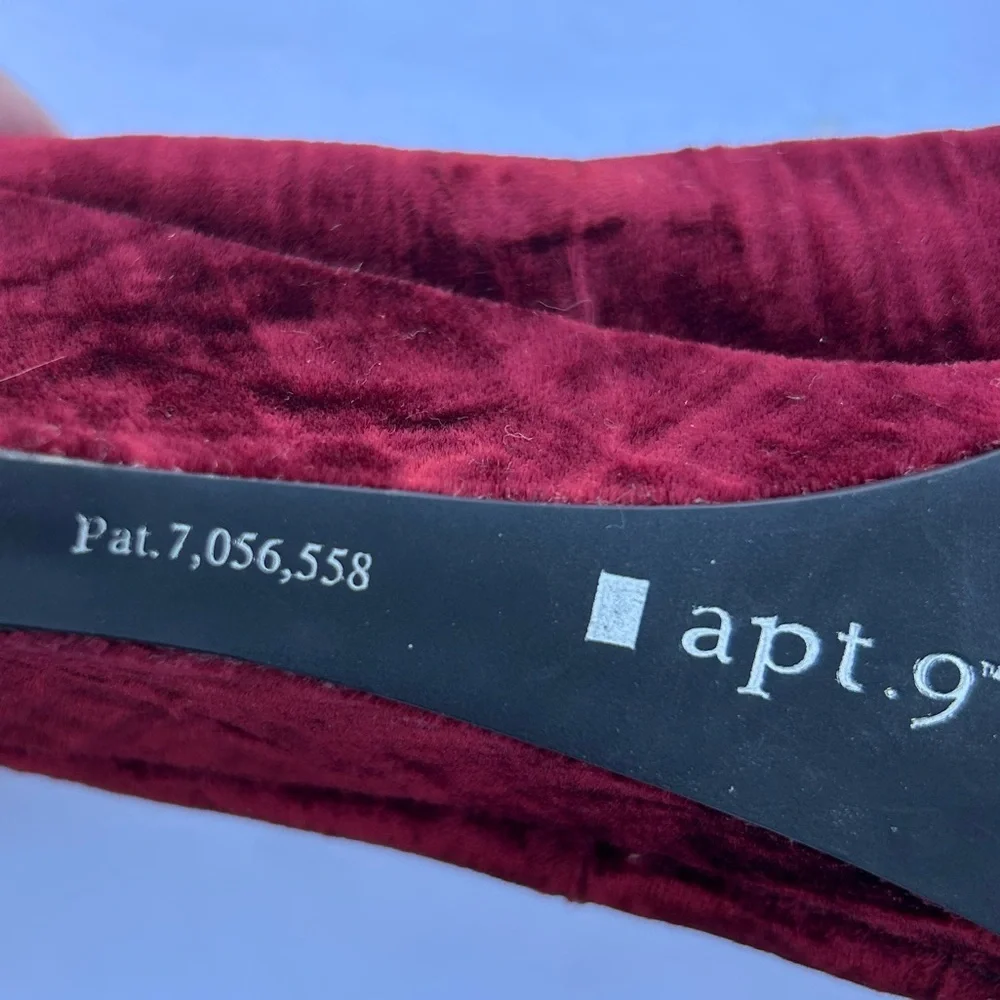 NWOB Elegant Burgundy Velvet Peep Toe Wedge Heels 9.5